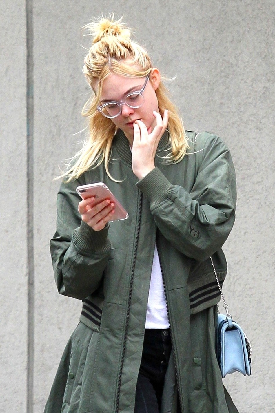 elle-fanning-out-in-nyc-9317-2.jpg