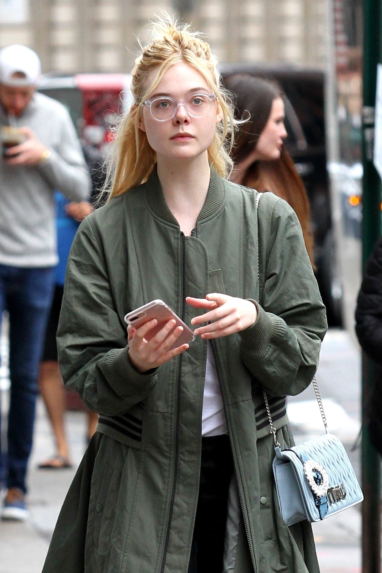 elle-fanning-out-in-nyc-9317.jpg