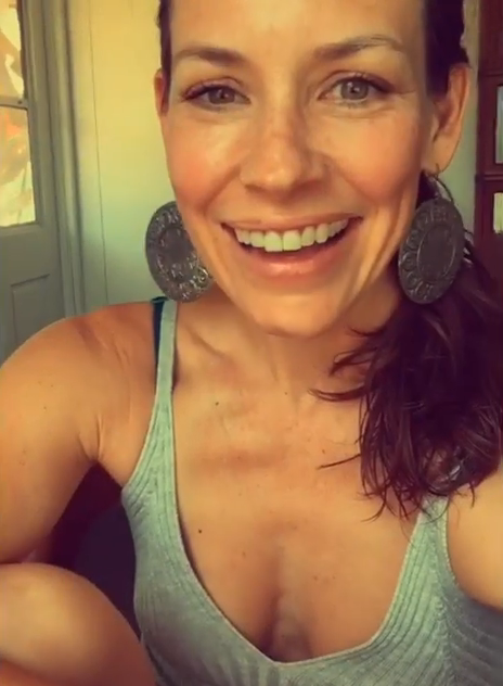 Evangelina Lilly -- MOSN Until To 081117 025.png
