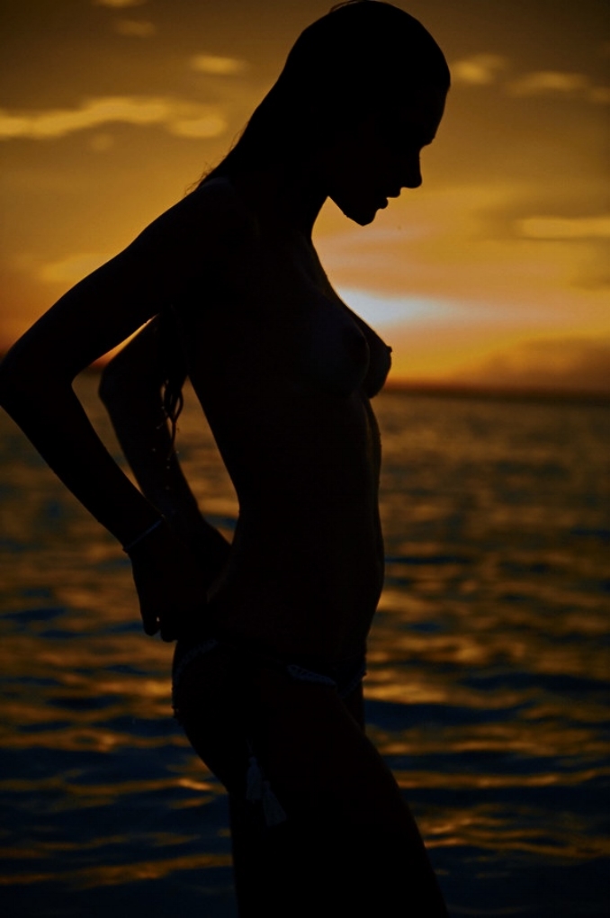 Alessandra Ambrosio -- Water Stewart Shining 001.jpg