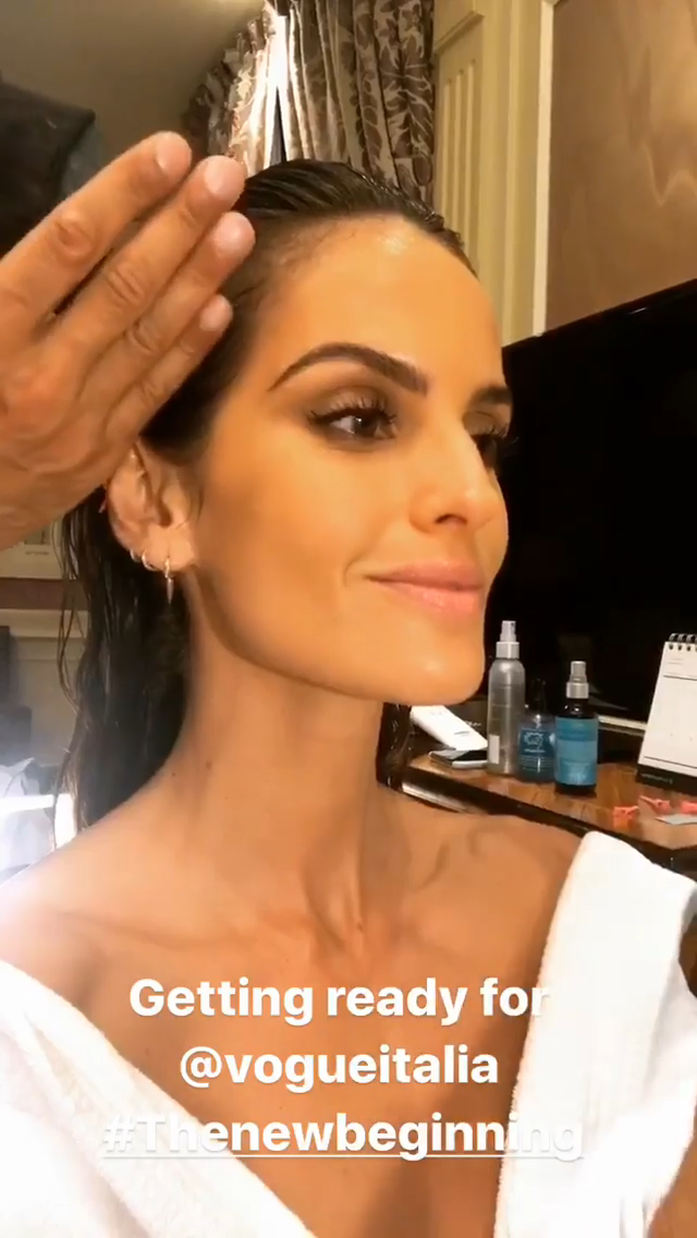 Izabel Goulart -- MOSN 140717 To 141217 031.png