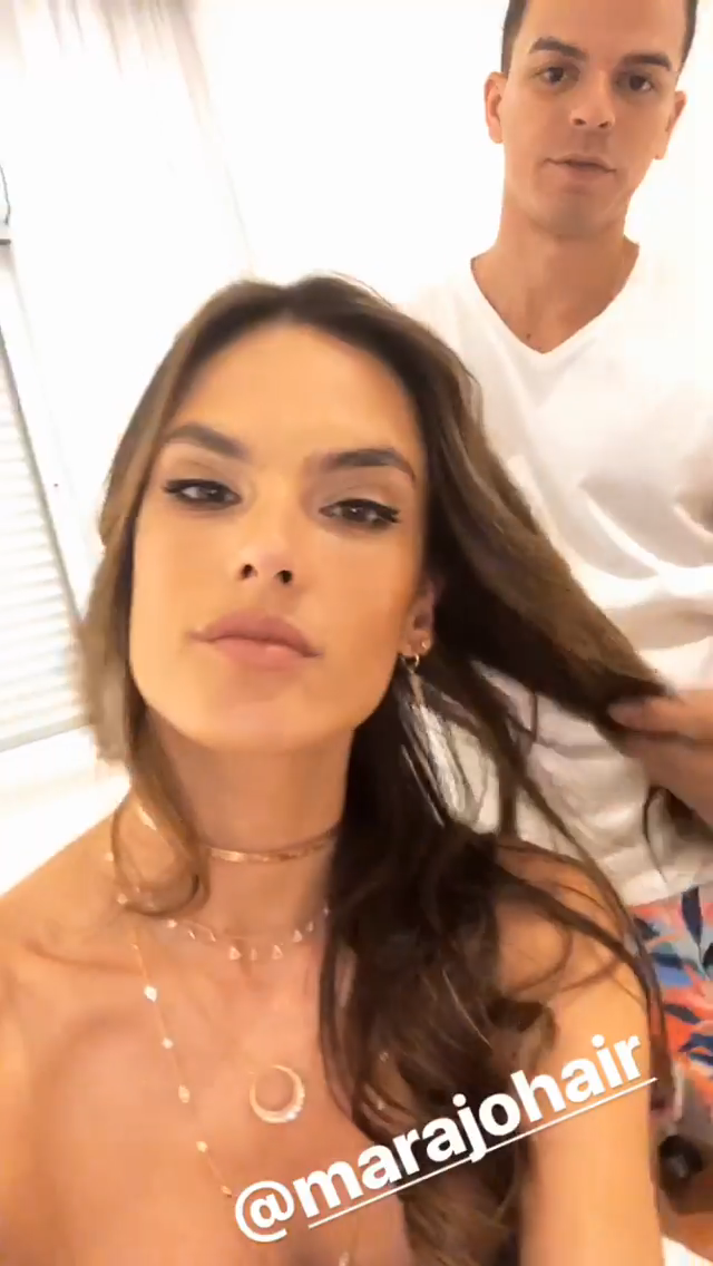 Alessandra Ambrosio -- MOSN 181117 To 120118 034.png