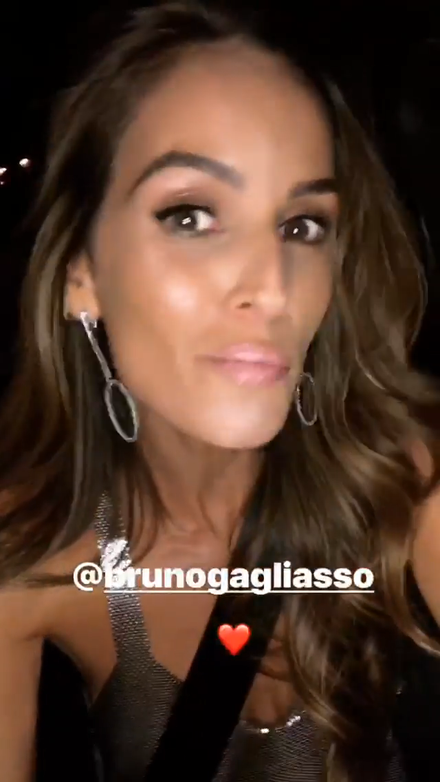 Izabel Goulart -- MOSN 141217 To 160218 035.png