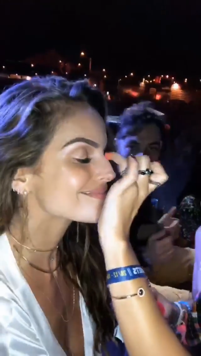 Izabel Goulart -- MOSN 141217 To 160218 044.png