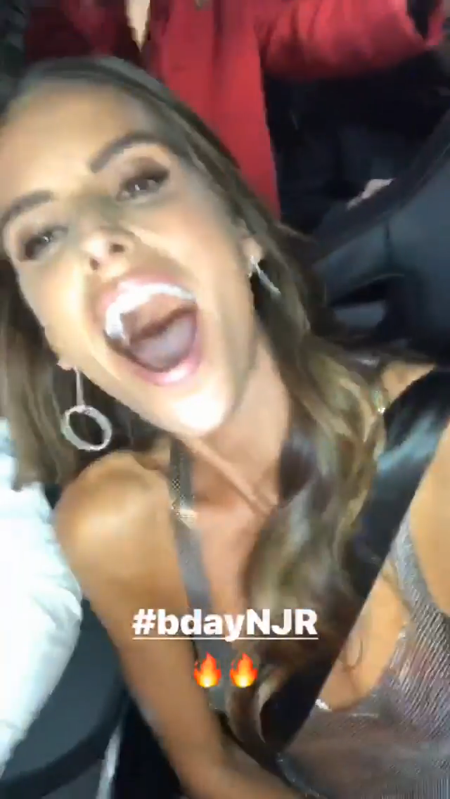 Izabel Goulart -- MOSN 141217 To 160218 034.png