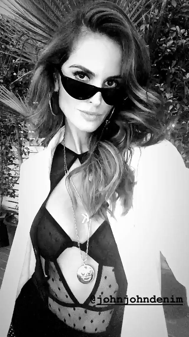 Izabel Goulart -- MOSN 160218 To 070518 023.png