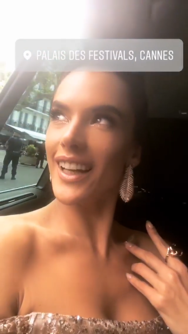 Alessandra Ambrosio -- MOSN 170318 To 010618 077.png