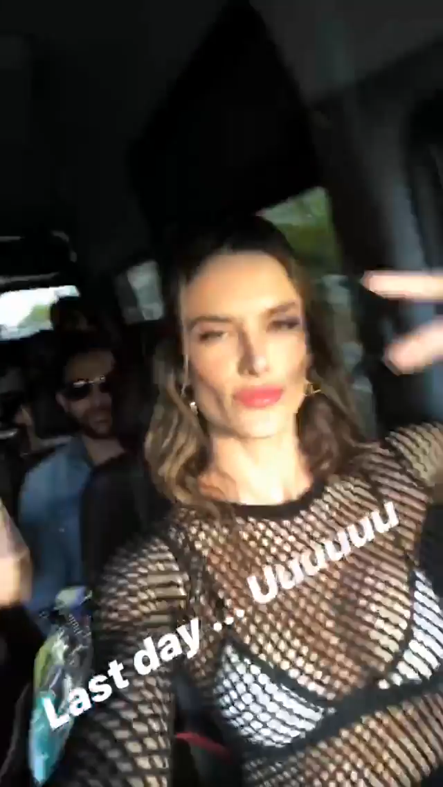 Alessandra Ambrosio -- MOSN 170318 To 010618 067.png