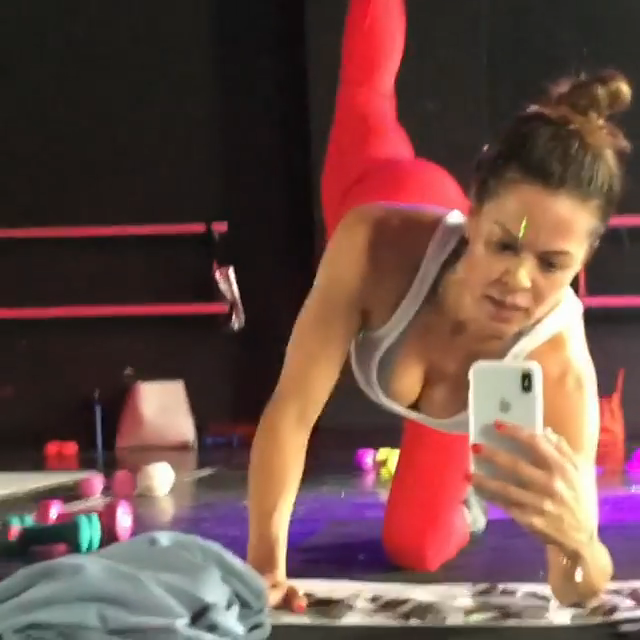 Brooke Burke -- MOSN 150218 To 240618 074.png