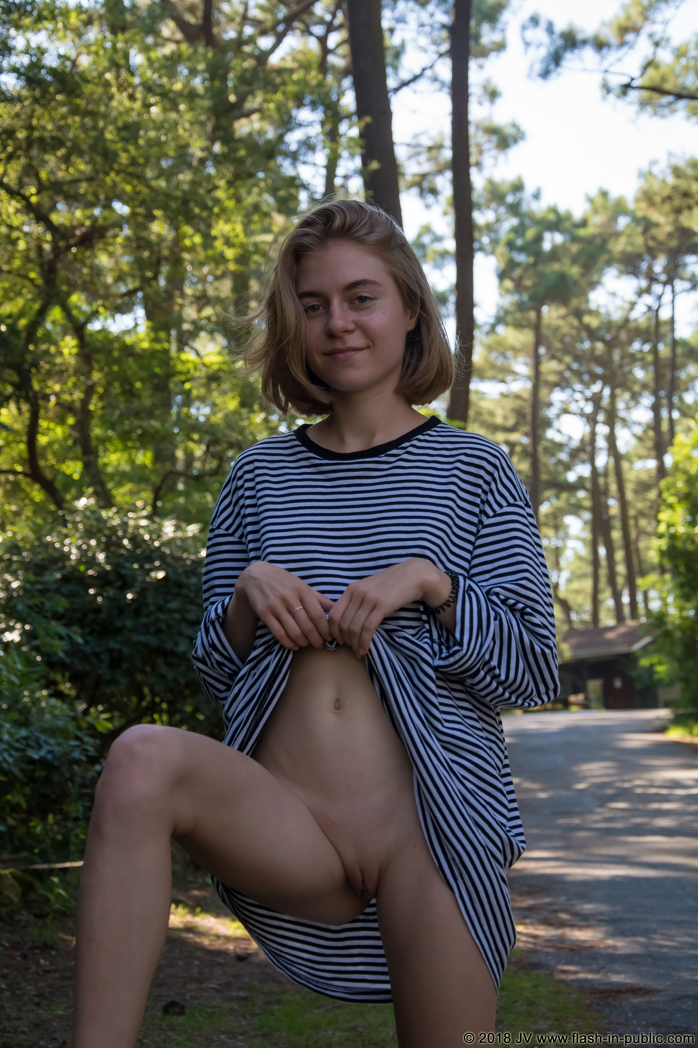 FIP-2018-07-24 - Anna A - New Girl - In a park - set1 220 (3).jpg