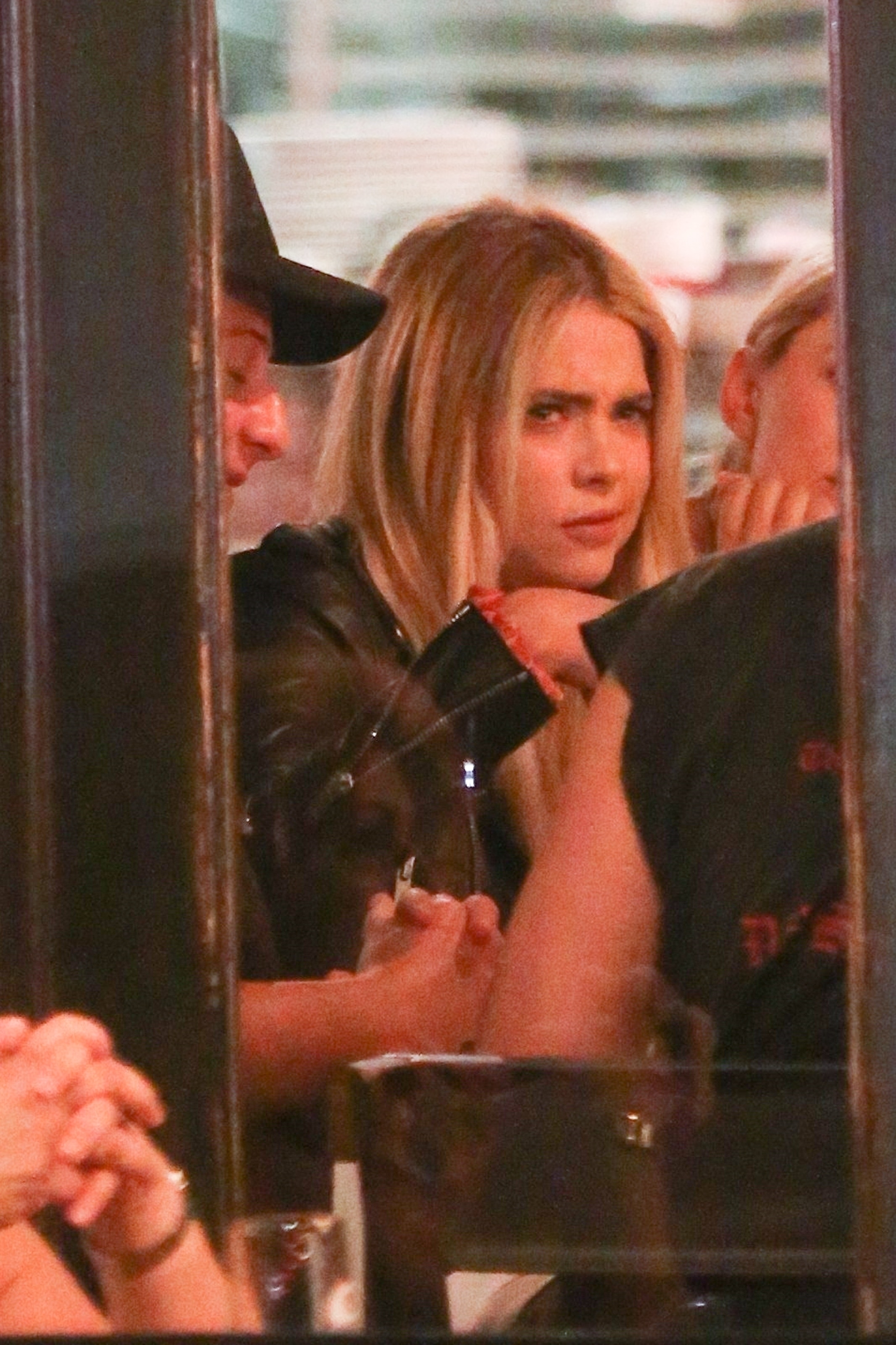 ashley-benson-hanging-out-with-friends-in-west-hollywood-81018-7.jpg