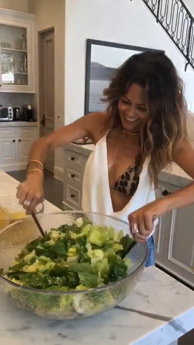 Brooke Burke -- MOSN 240618 To 180918 081.png