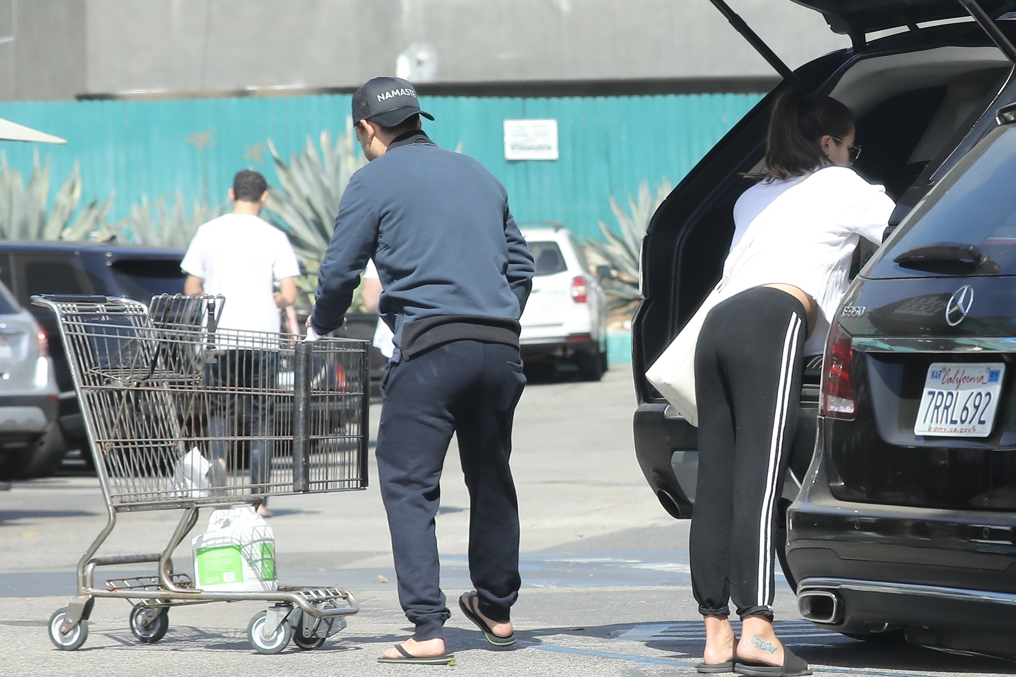 lea-michele-at-whole-foods-with-z-10072018-8.jpg