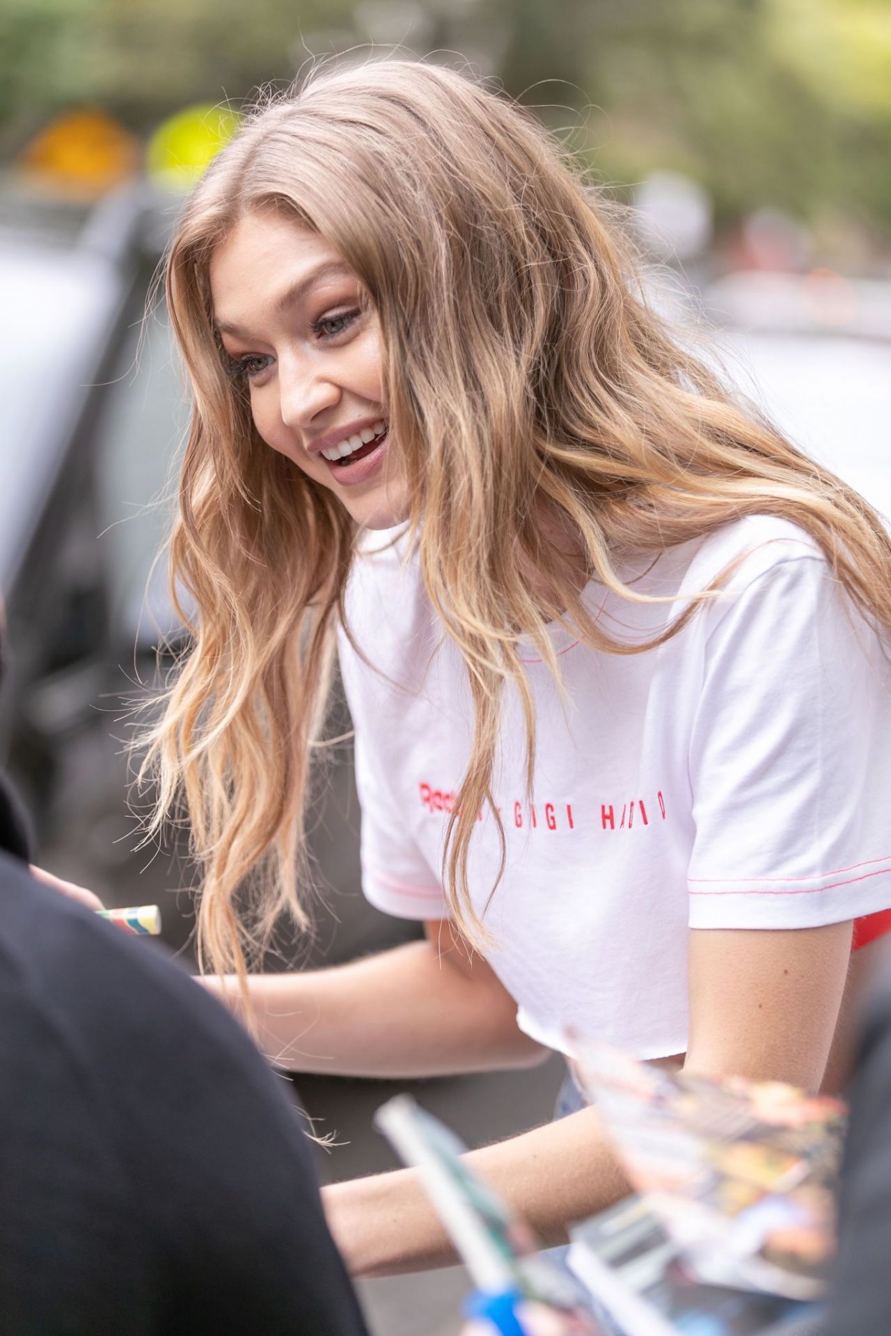 gigi-hadid-meets-the-fans-in-sydney-11-16-2018-5.jpg