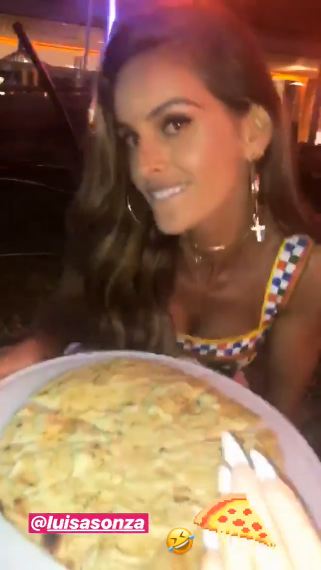Izabel Goulart -- MOSN 100718 To 241118 034.png