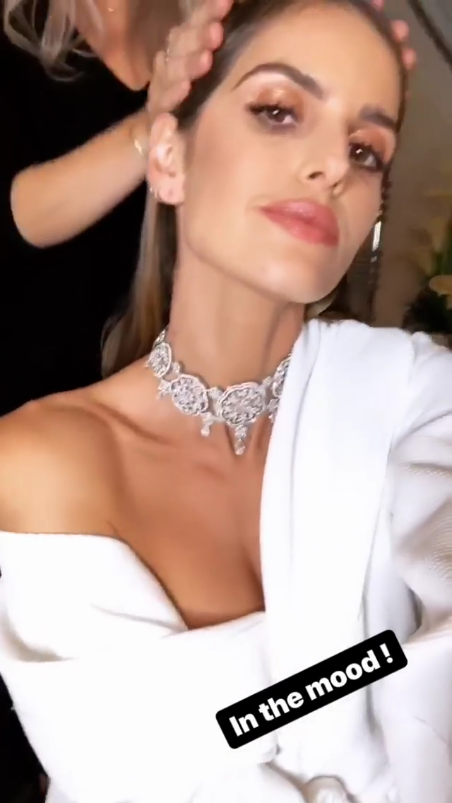 Izabel Goulart -- MOSN 100718 To 241118 038.png