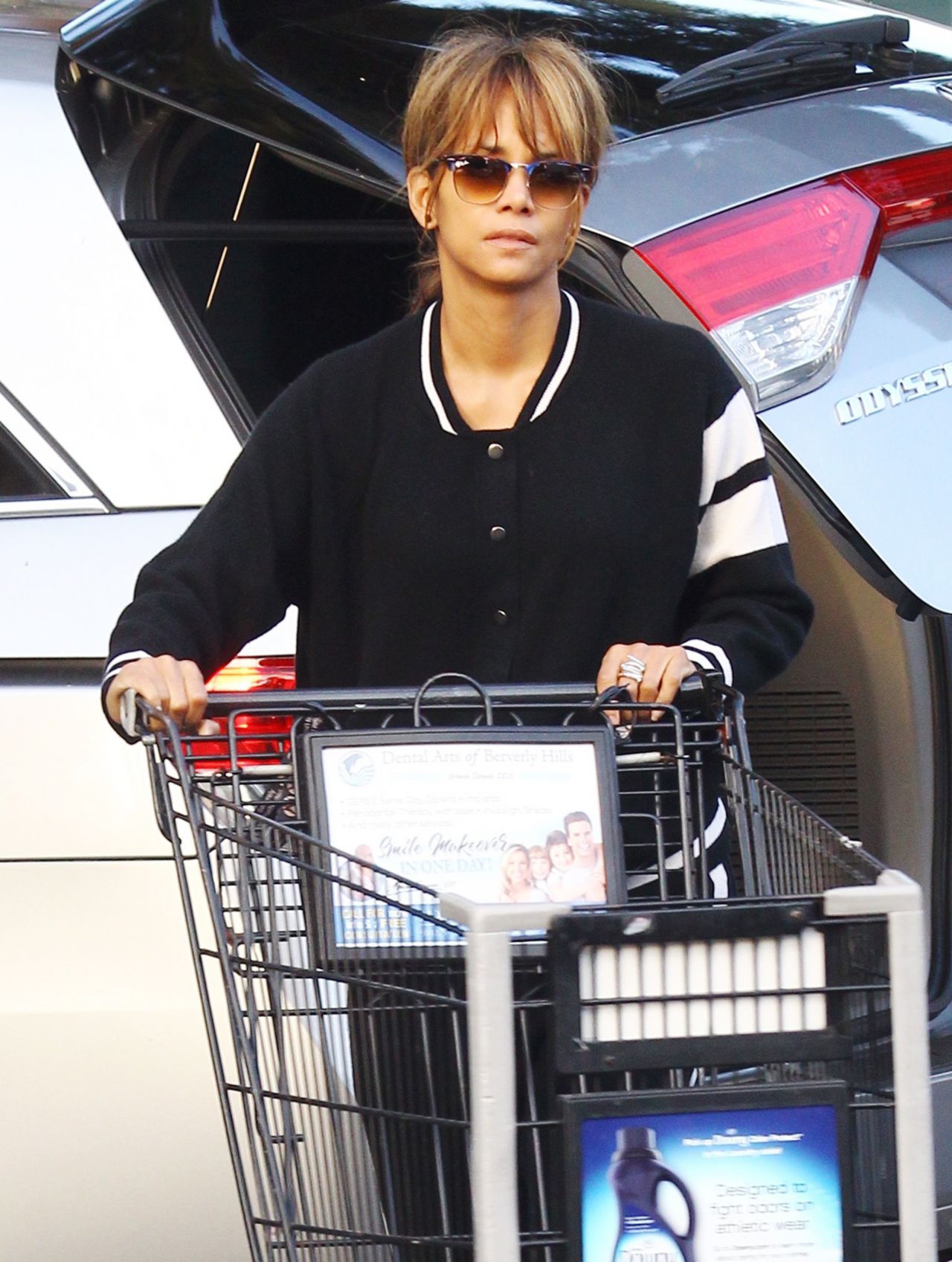 halle-berry-shopping-in-beverly-hills-01-03-2019-7.jpg