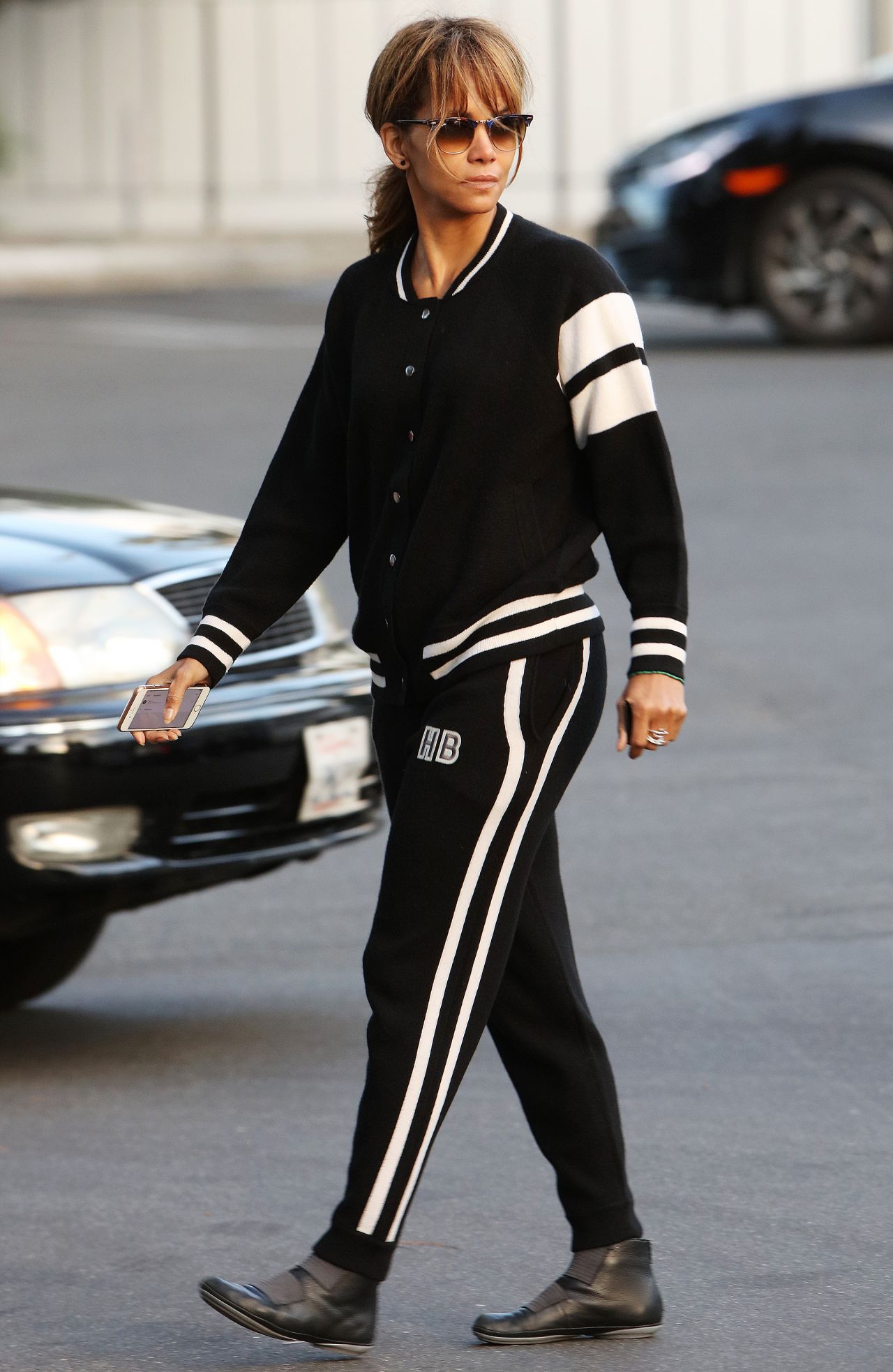 halle-berry-shopping-in-beverly-hills-01-03-2019-15.jpg