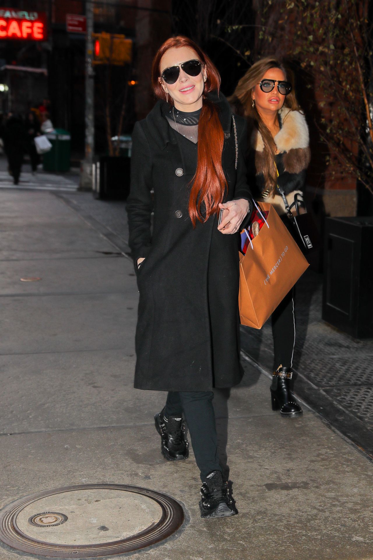 lindsay-lohan-night-out-in-new-york-01-02-2019-4.jpg