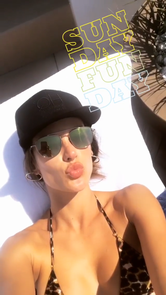 Alessandra Ambrosio -- MOSN 020618 To 210119 135.png