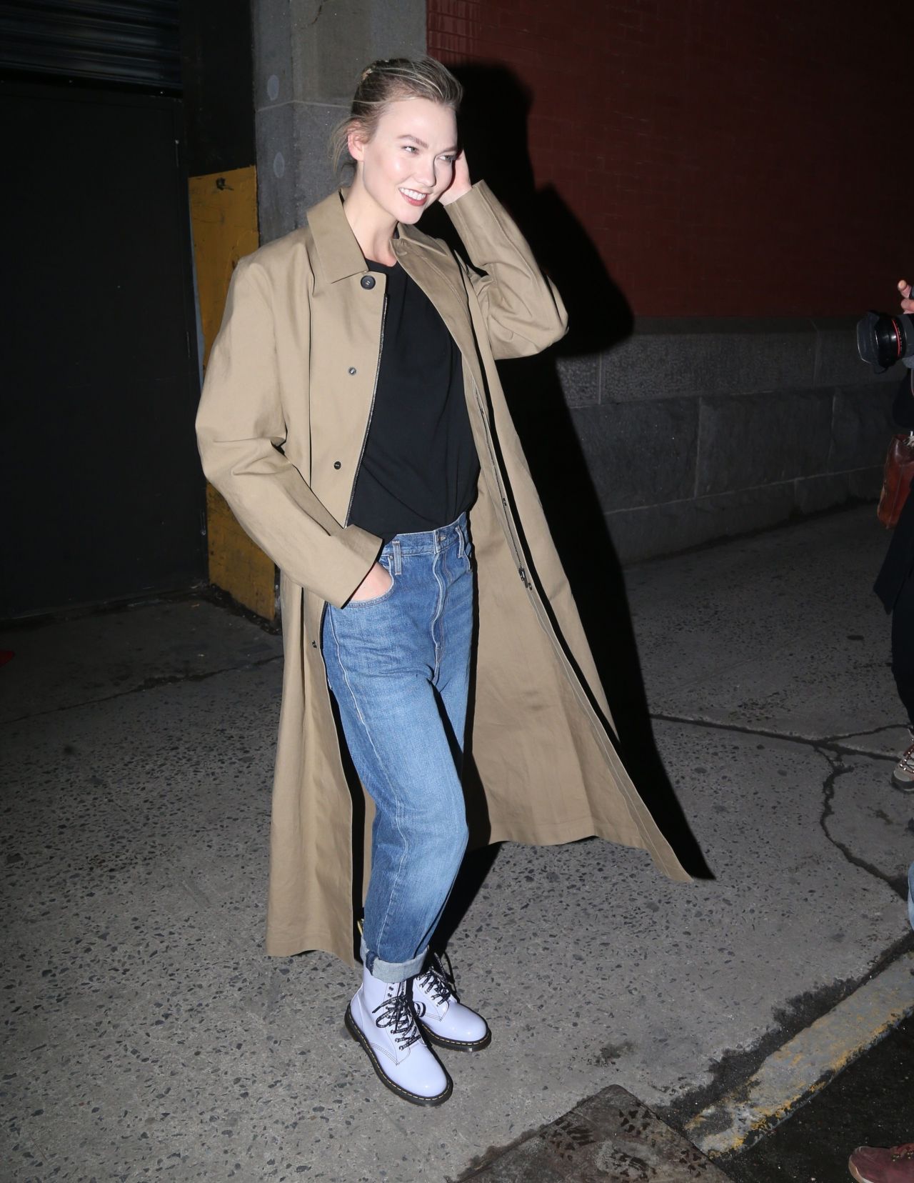 karlie-kloss-leaving-the-marc-jacobs-fashion-show-in-nyc-02-13-2019-8.jpg