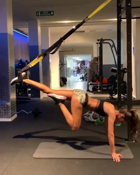 Izabel Goulart -- MOSN 200119 To 030419 033.png