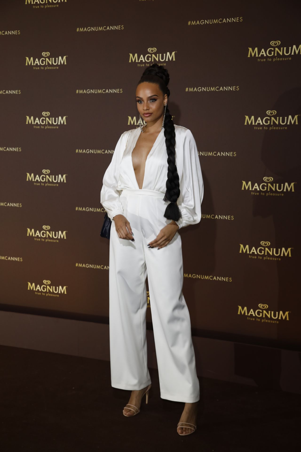 alicia-aylies-magnum-party-at-cannes-film-festival-05-16-2019-5.jpg