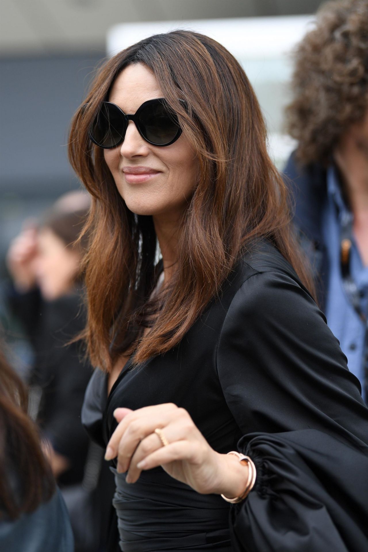 monica-bellucci-the-best-years-of-a-life-photocall-at-cannes-film-festival-10.jpg