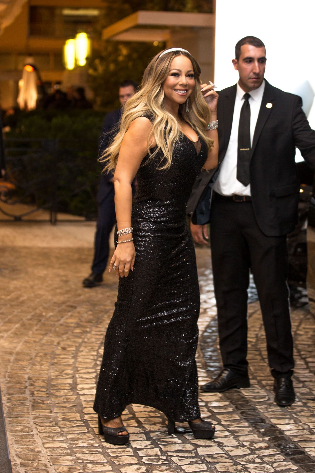 mariah-carey-outside-the-martinez-hotel-in-cannes-05-17-2019-2.jpg