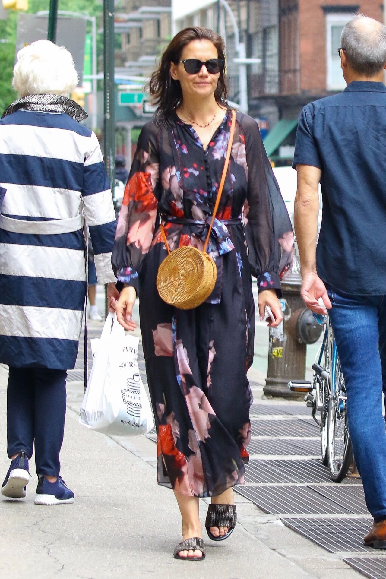 katie-holmes-out-in-nyc-5-28-2019-6.jpg