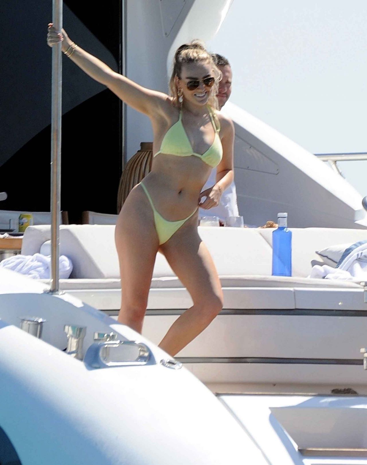 perrie-edwards-and-alex-oxlade-chamberlain-holiday-in-ibiza-06-05-2019-4.jpg