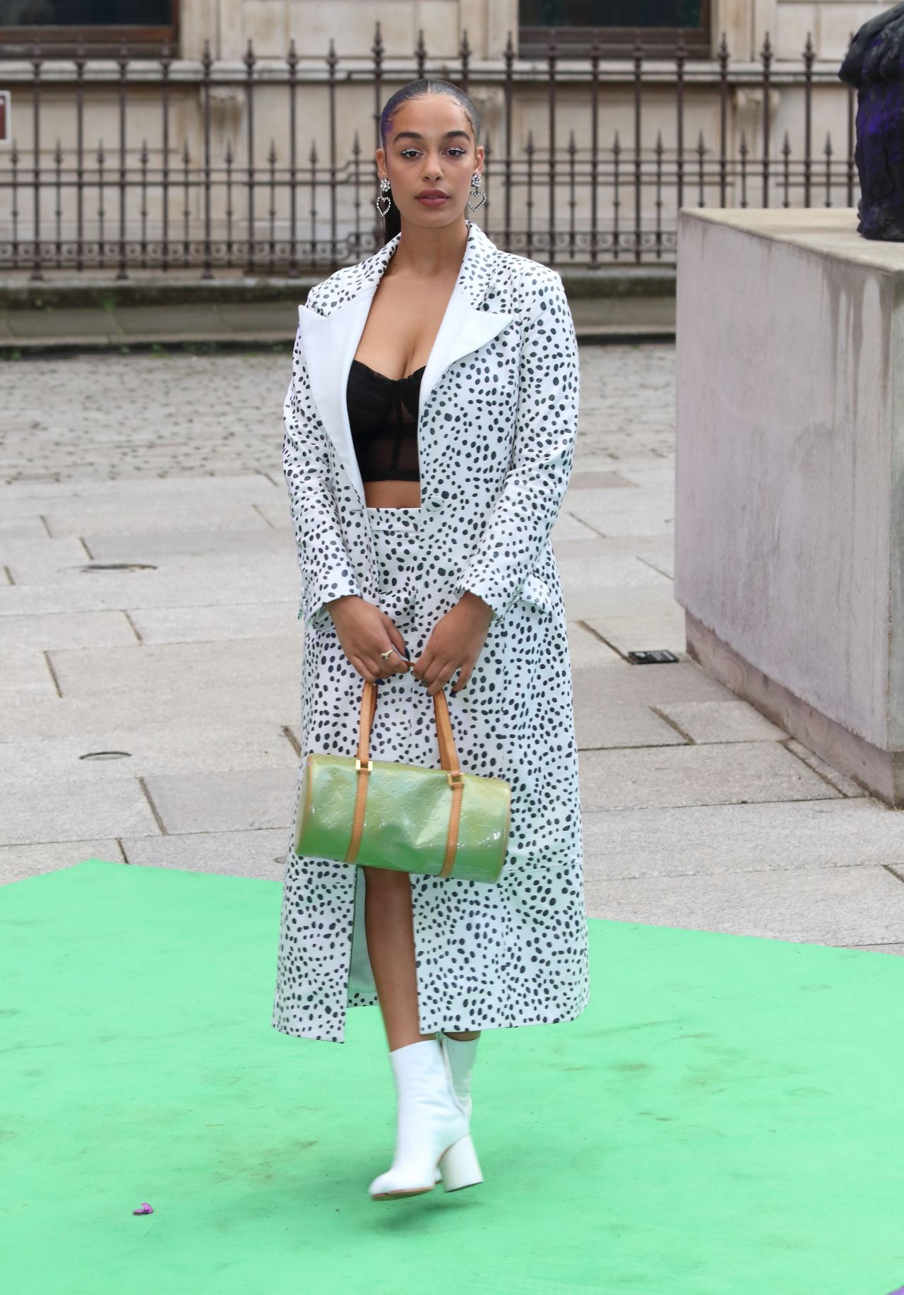 jorja-smith-royal-academy-of-arts-summer-exhibition-party-2019-in-london-3.jpg