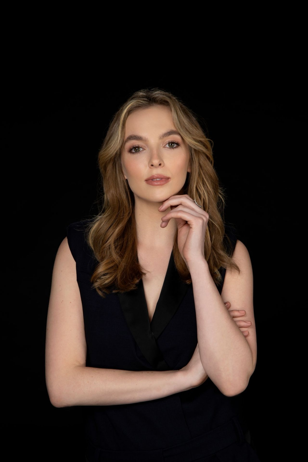 jodie-comer-photoshoot-for-la-times-june-2019-3.jpg