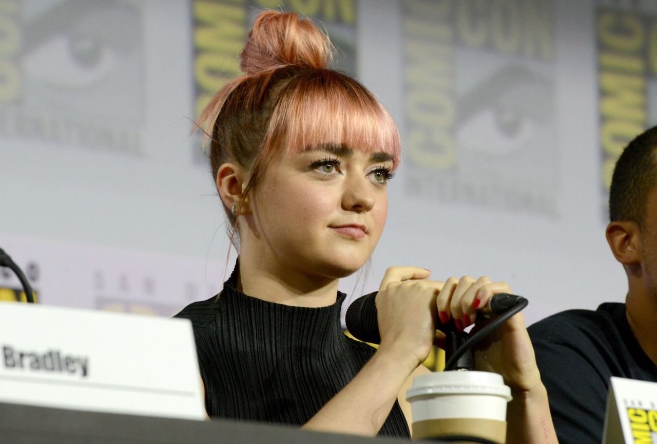 maisie-williams-game-of-thrones-panel-q-a-at-sdcc-2019-6.jpg