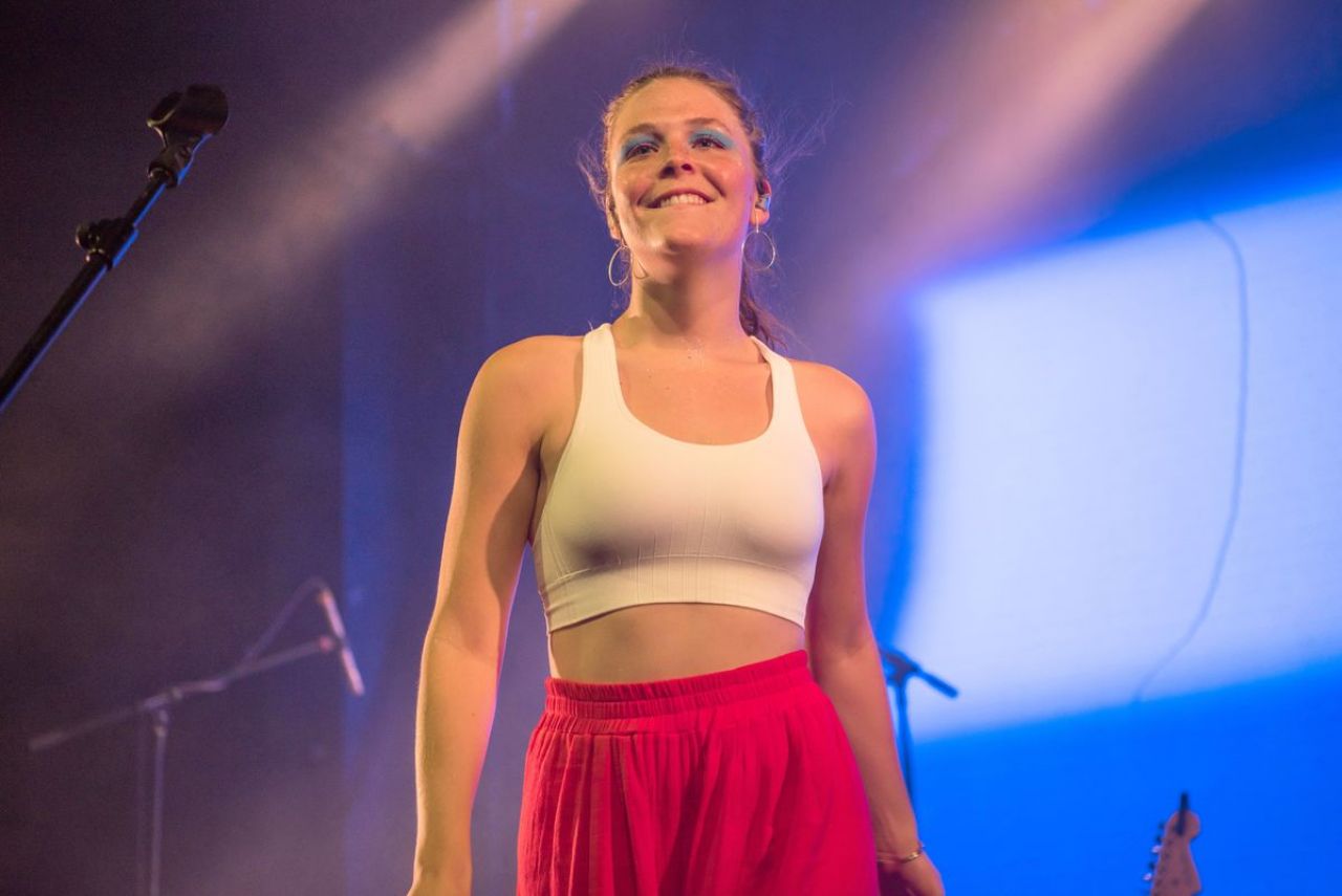 maggie-rogers-performs-live-at-electric-brixton-london-uk-06-21-2017-5.jpg