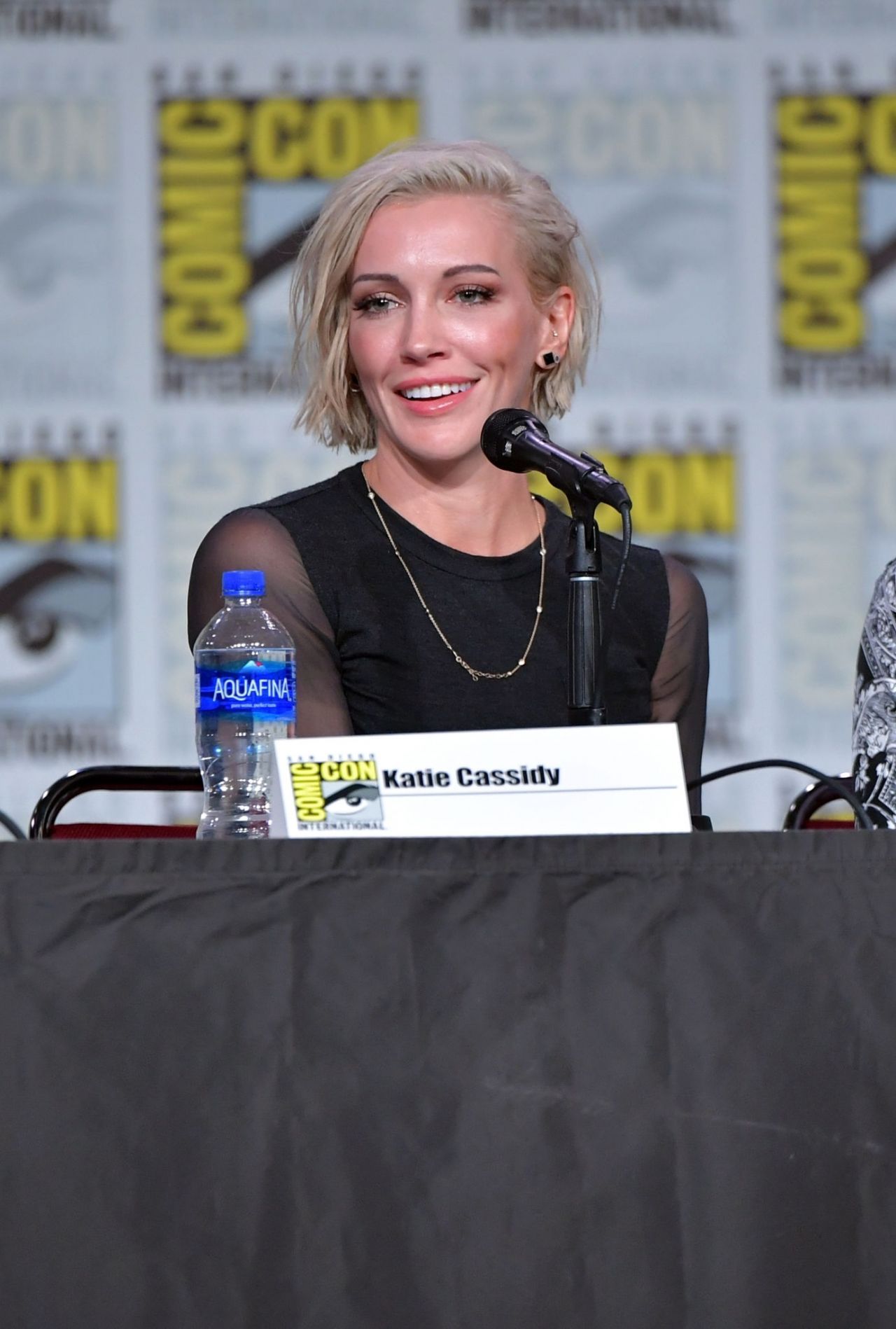 katie-cassidy-arrow-special-presentation-and-q-a-at-sdcc-2019-8.jpg