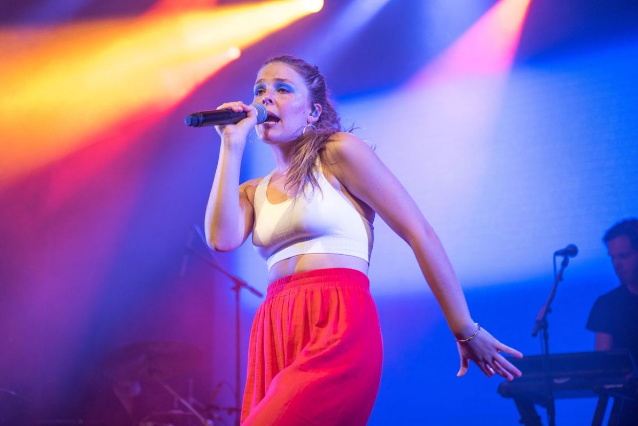 maggie-rogers-performs-live-at-electric-brixton-london-uk-06-21-2017-1.jpg