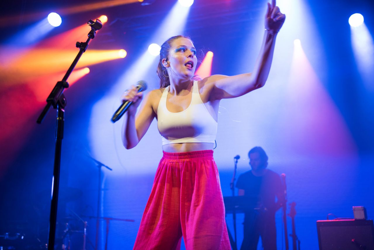 maggie-rogers-performs-live-at-electric-brixton-london-uk-06-21-2017-2.jpg