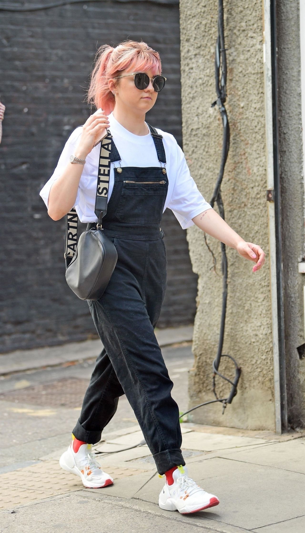 maisie-williams-out-in-london-07-17-2019-0.jpg