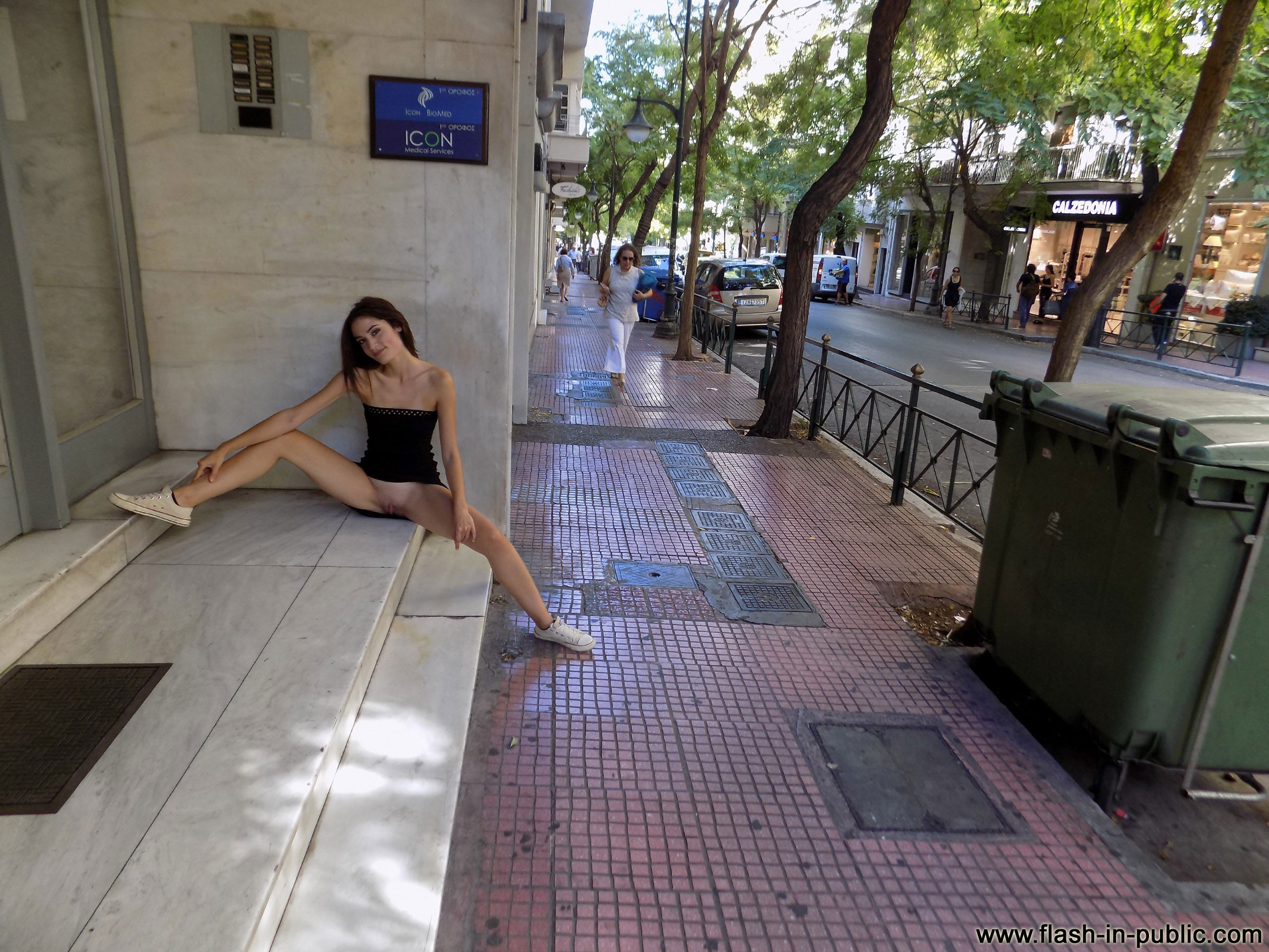 FIP-2019-07-26 - Nora A - Greece streets - set10 2 (5).jpg