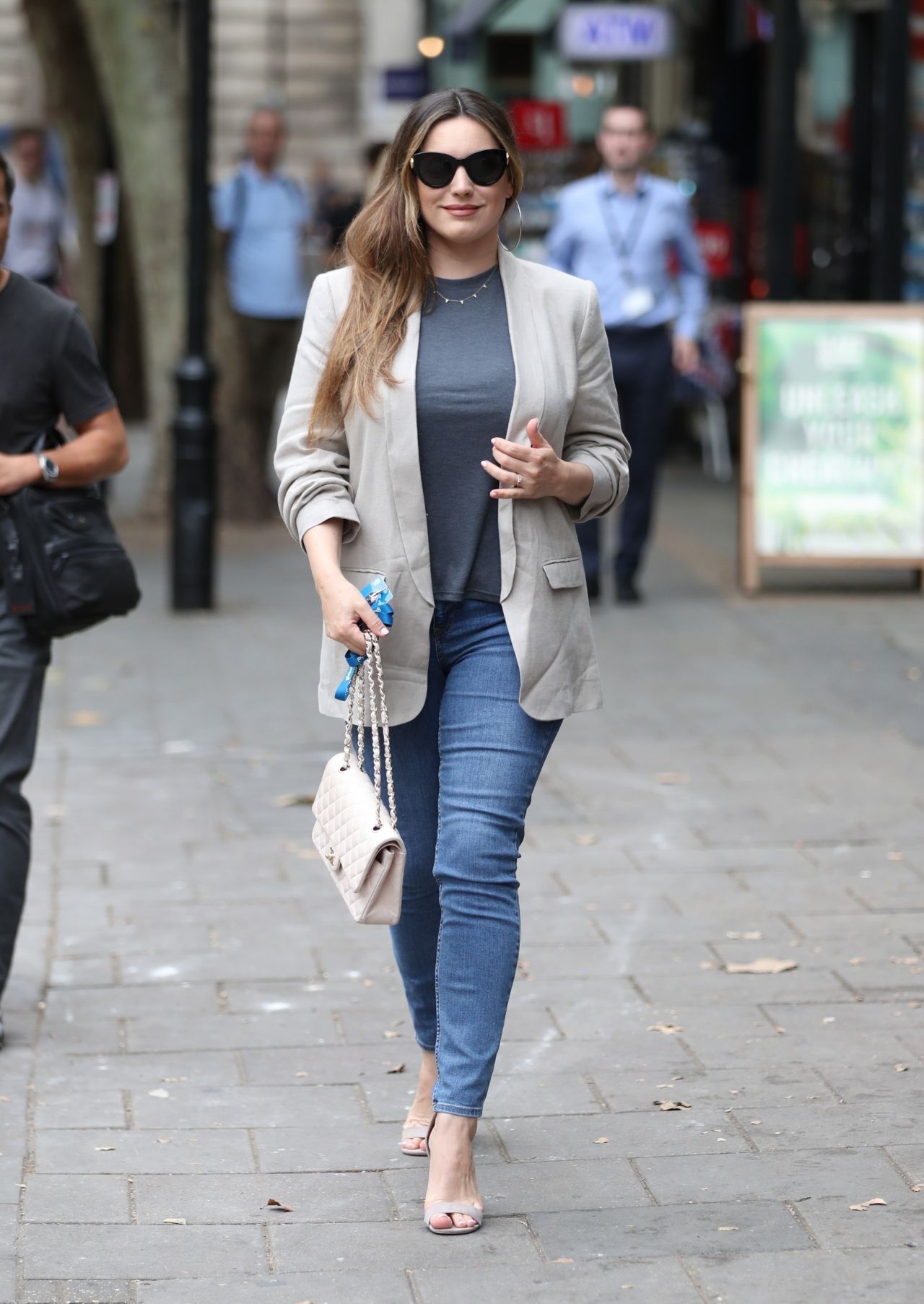 kelly-brook-in-casual-outfit-arriving-at-global-offices-in-london-08-08-2019-3.jpg