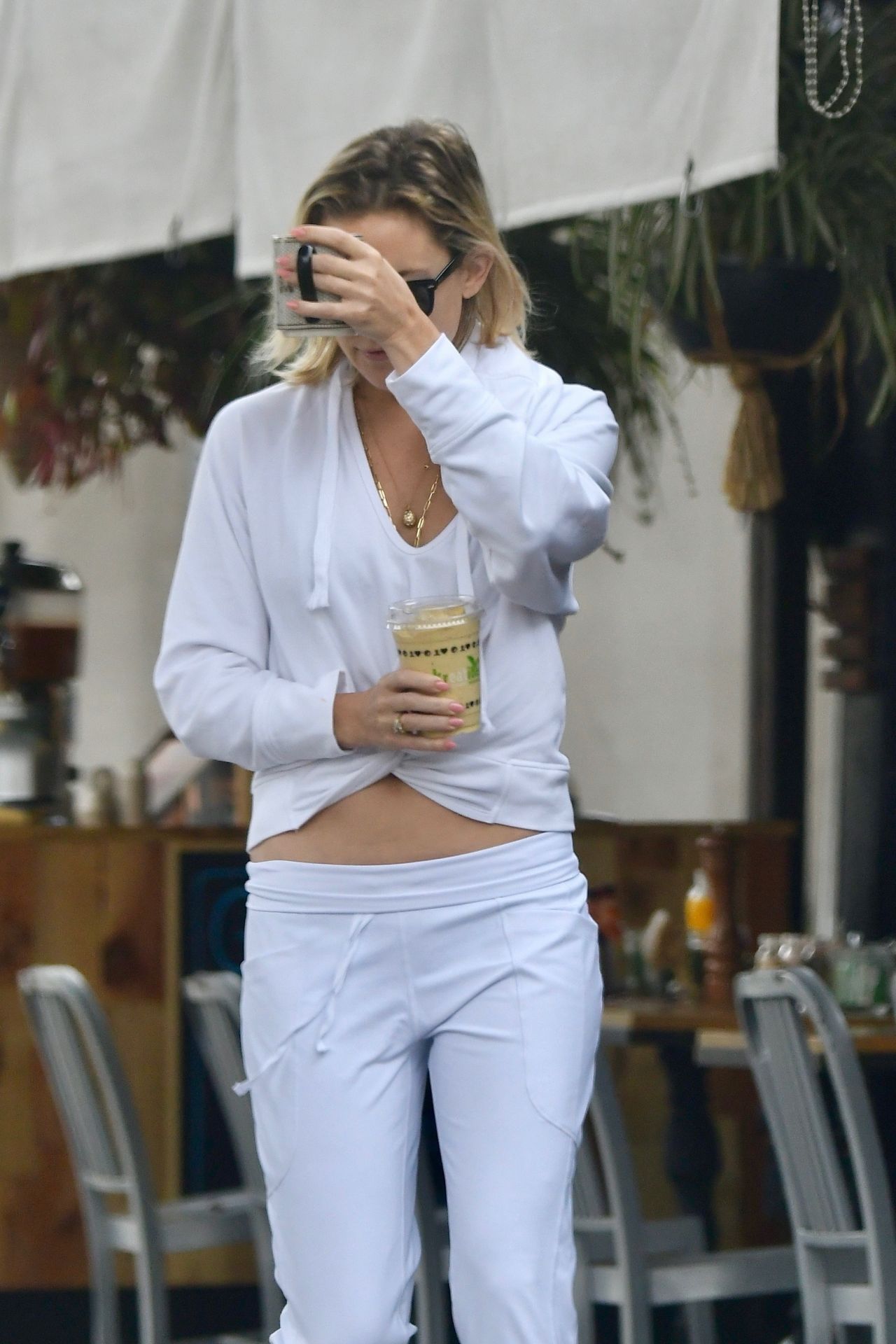 kate-hudson-out-in-brentwood-08-12-2019-1.jpg