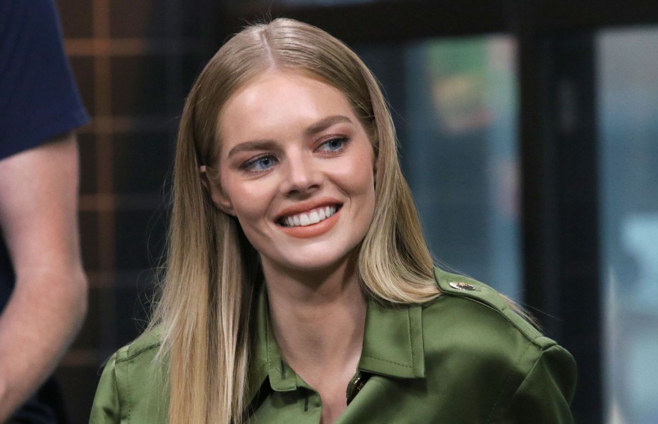 samara-weaving-discussing-ready-or-not-at-build-studio-in-nyc-08-22-2019-3.jpg