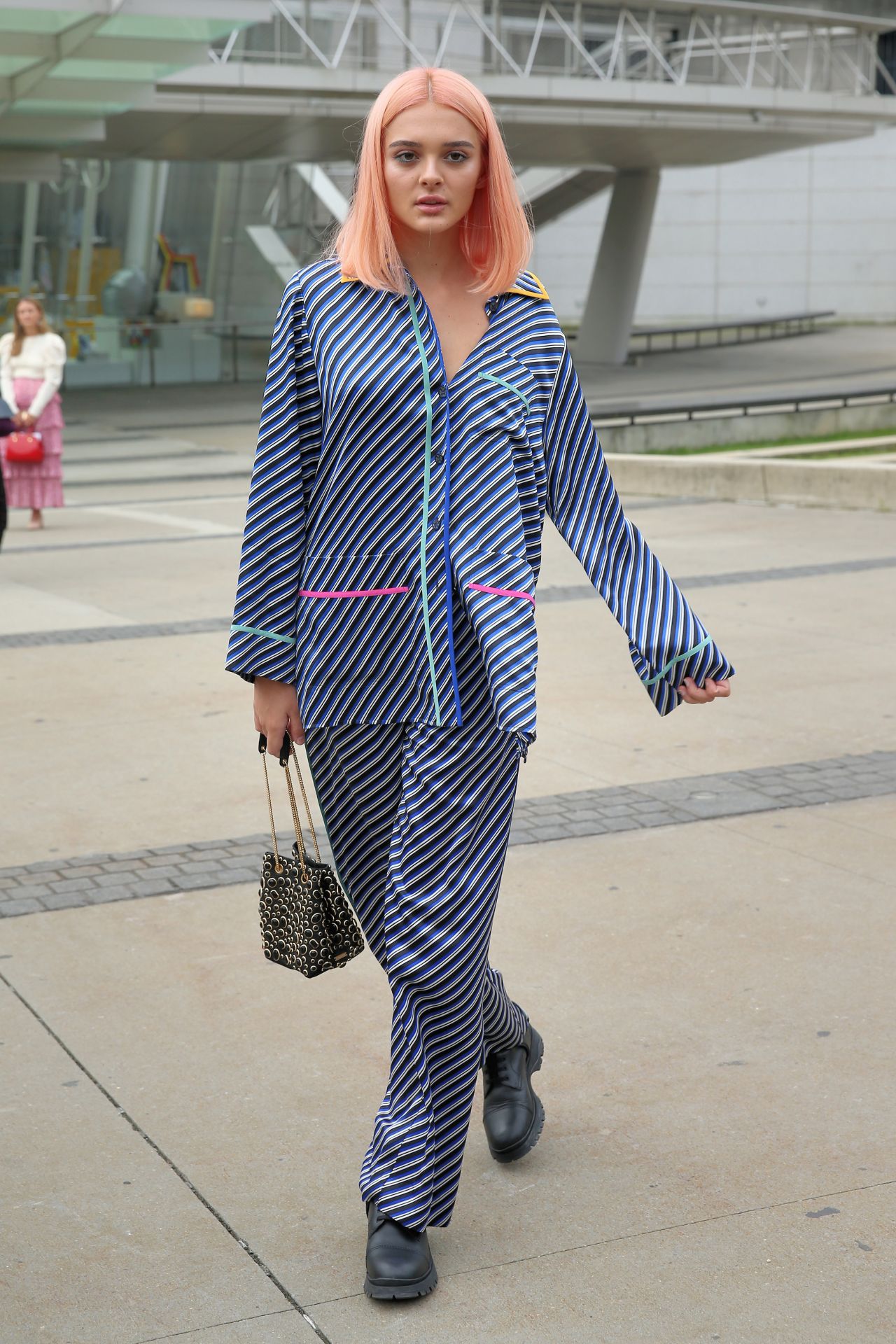 charlotte-lawrence-tory-burch-fashion-show-in-nyc-09-08-2019-2.jpg