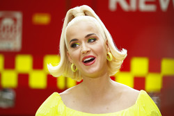 Katy Perry T1sqnk7zs03x_t