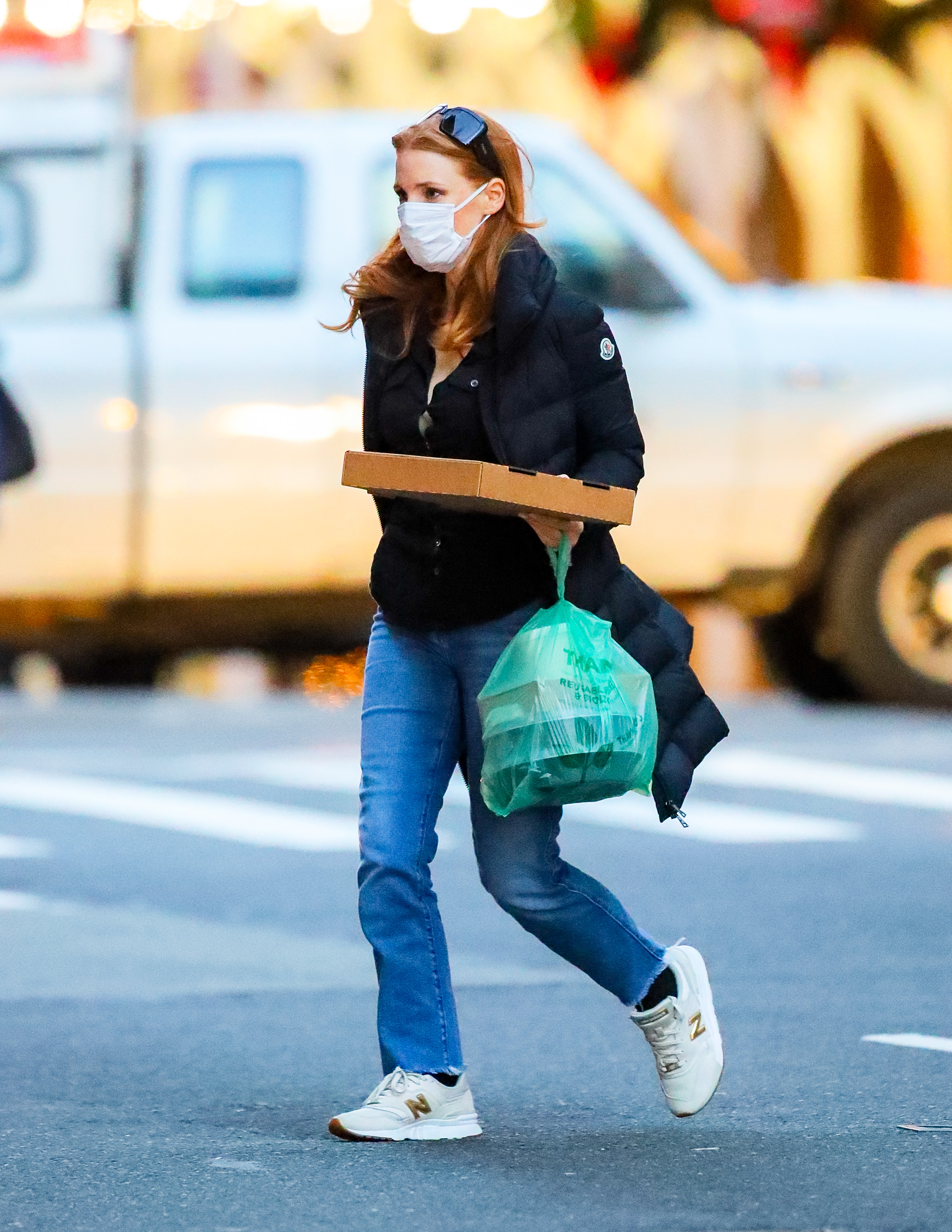 jessica_chastain_-_in_nyc_20201129__12_.jpg