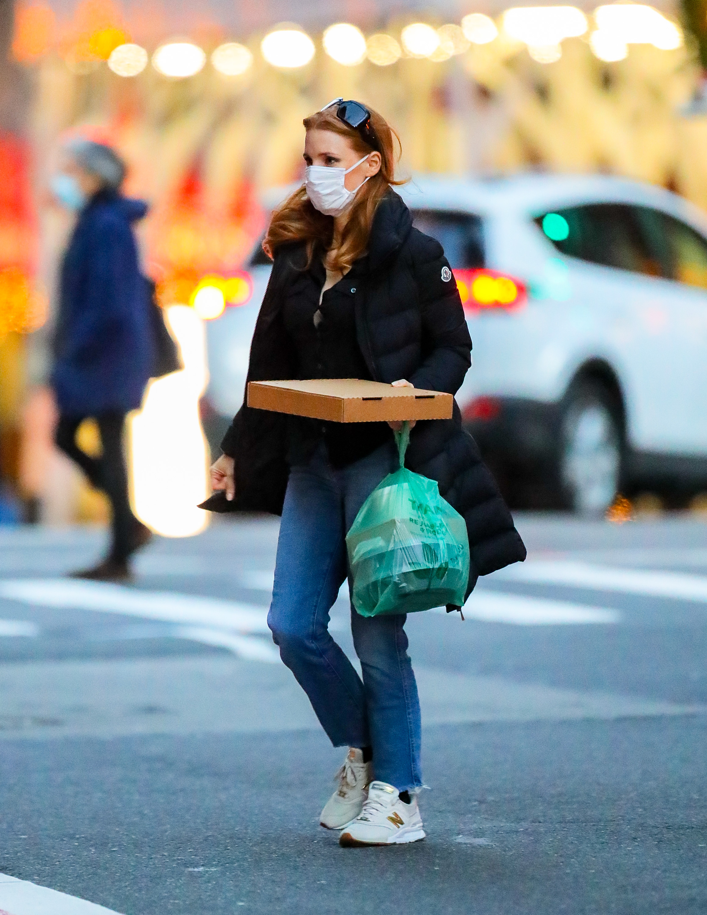jessica_chastain_-_in_nyc_20201129__13_.jpg